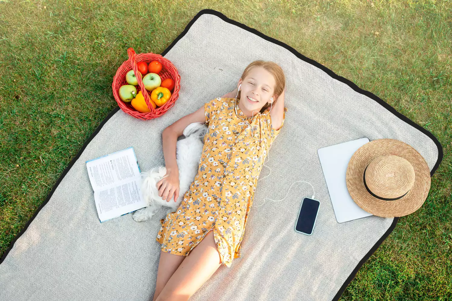 picnic blanket waterproof backing